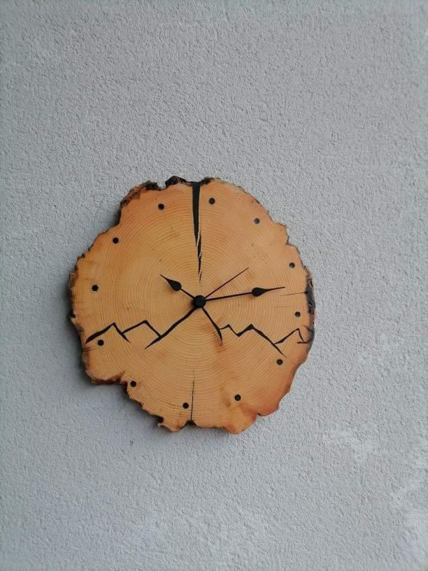 Alpi Clock